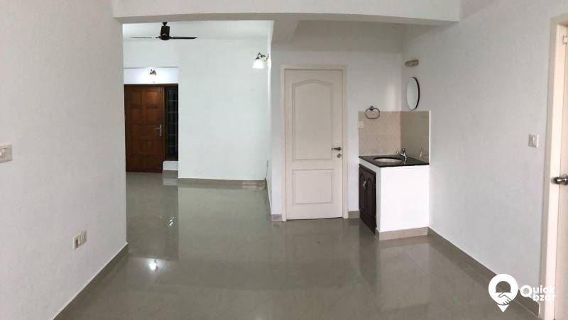 Flat for sale in Kochi Near Holyday Inn