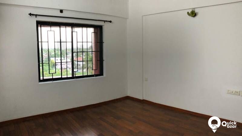Flat for sale in Kochi Near Holyday Inn