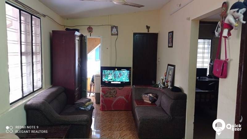 2 BHK first floor house in kaloor for lease.