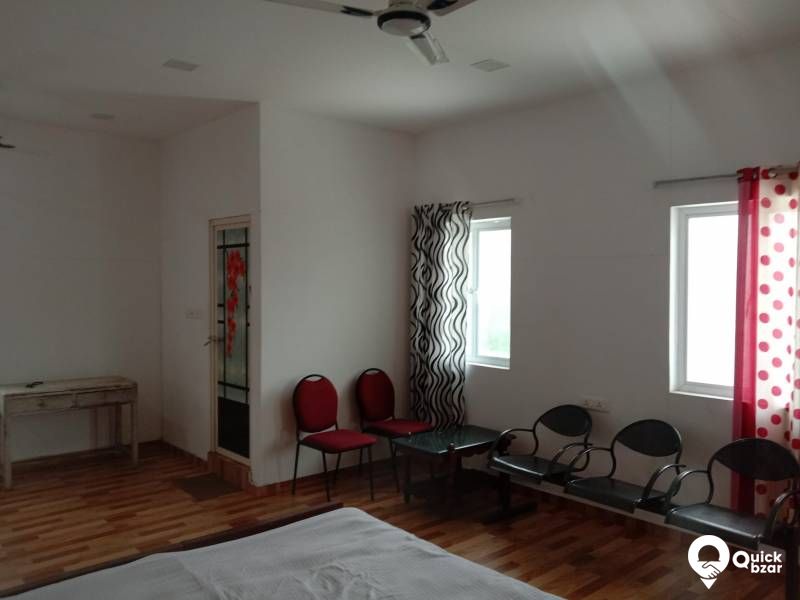 1 bhk semi-furnished room for Rent