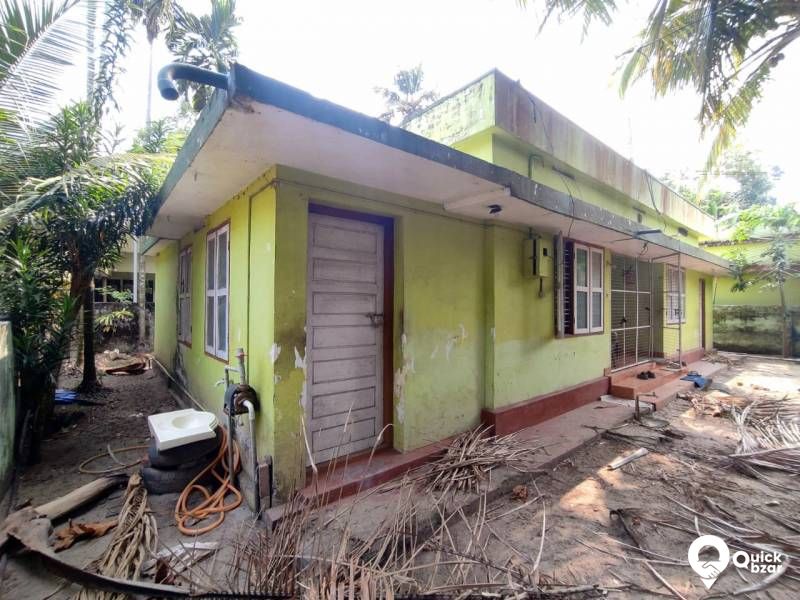 Land and old House for sale