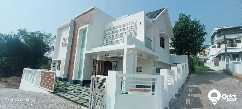 HOUSE FOR SALE AT KAKKANAD