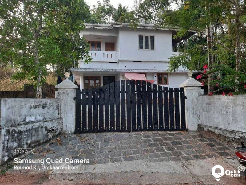 House for Sale at Mulanthuruthy