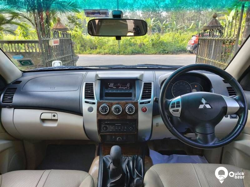 Mitsubishi Pajero sport 4*4 MT