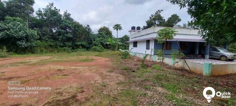 വീടുവെക്കാൻ അനുയോജ്യമായ ഹൗസ് പ്ലോട്ട് ഉടൻ വില്പനയ്ക്ക്