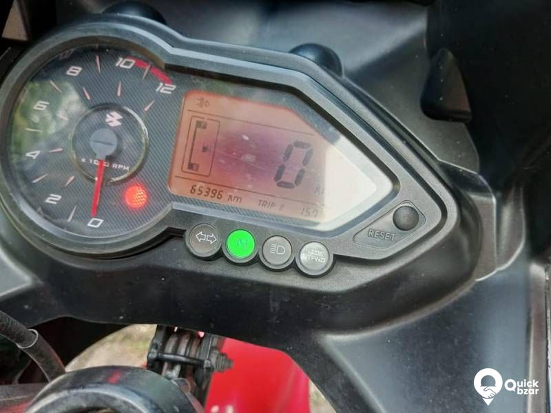 Pulsar 220f ₹40,000