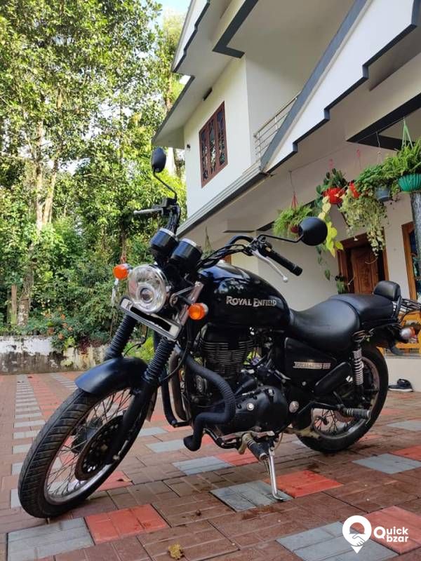 Royal Enfield Thunderbirdstone black