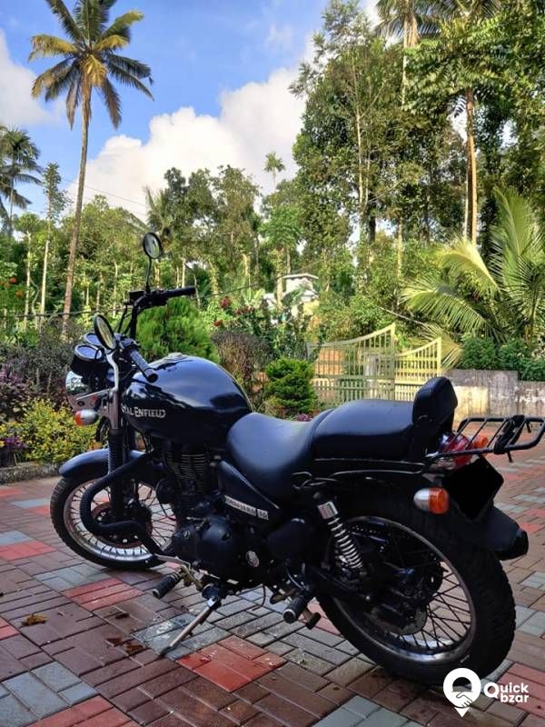 Royal Enfield Thunderbirdstone black