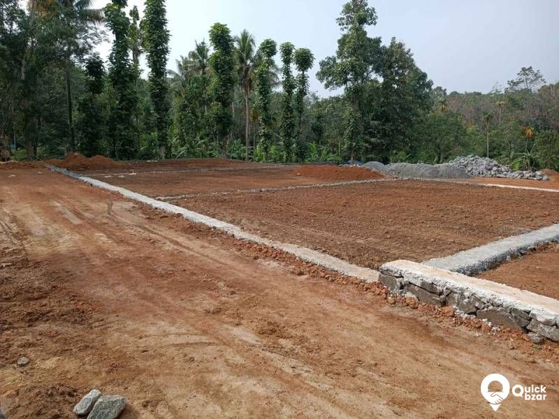 വീടുവയ്ക്കാൻ അനുയോജ്യമായ ഹൗസ് പ്ലോട്ടുകൾ വില്പനയ്ക്ക്