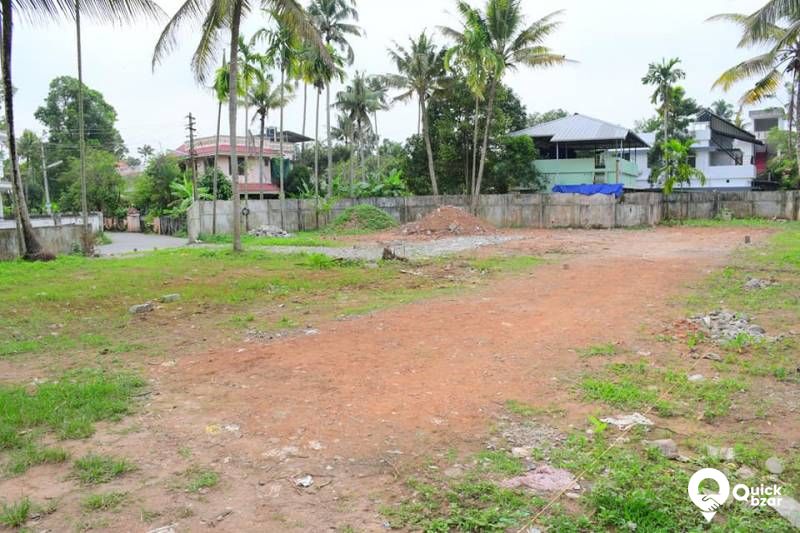 PLOT FOR SALE