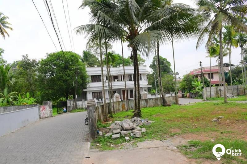 PLOT FOR SALE
