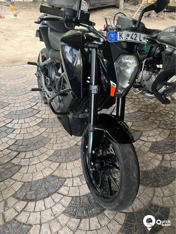 duke 200 good condition & people who all are interested just contact