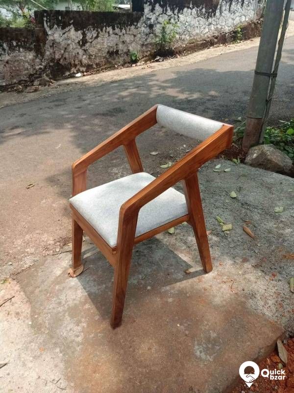 Daining table