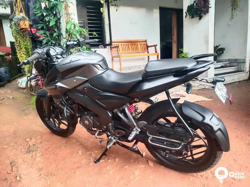 For sale Bajaj NS 160 Model 2017 INSURANCE: NEW FIRST CLASS TYRE : NEW