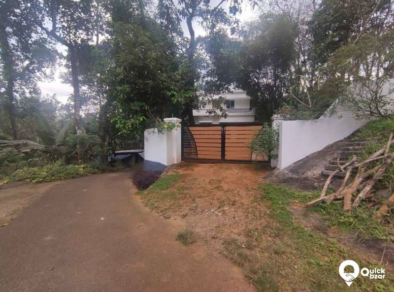 House in Koothattukulam for Sale