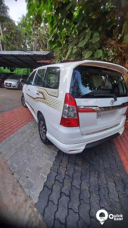 Innova V 2015 model original Kerala