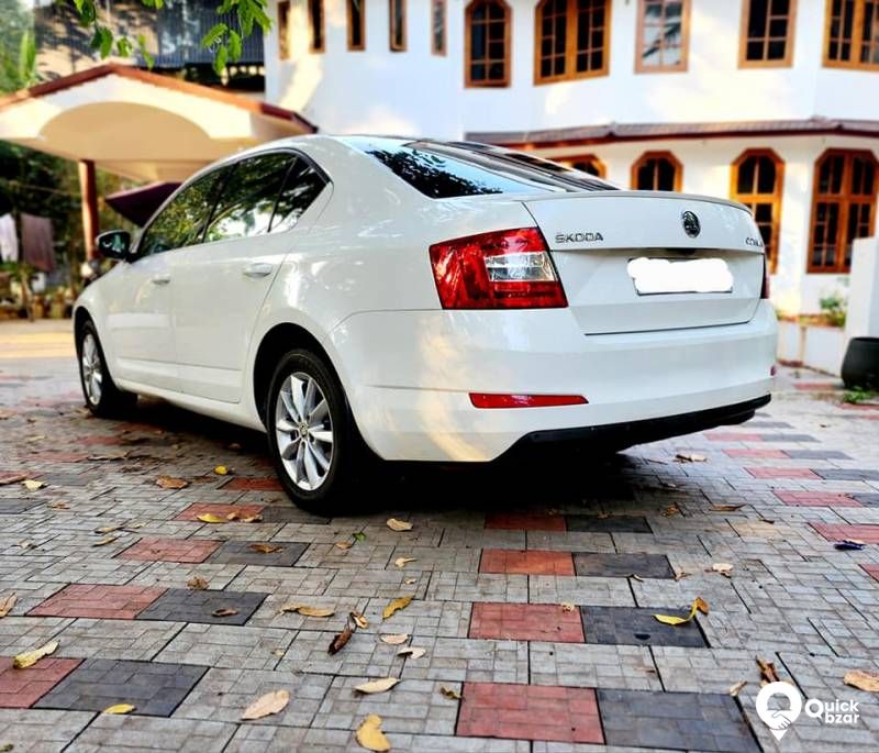 SKODA OCTAVIA 1.8 PETROL AUTOMATIC