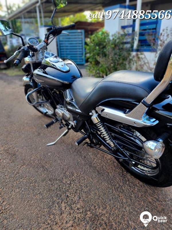 Showroom condition avenger cruise 220