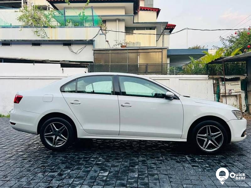 VOLKSWAGEN  JETTA 2.0 HIGHLINE