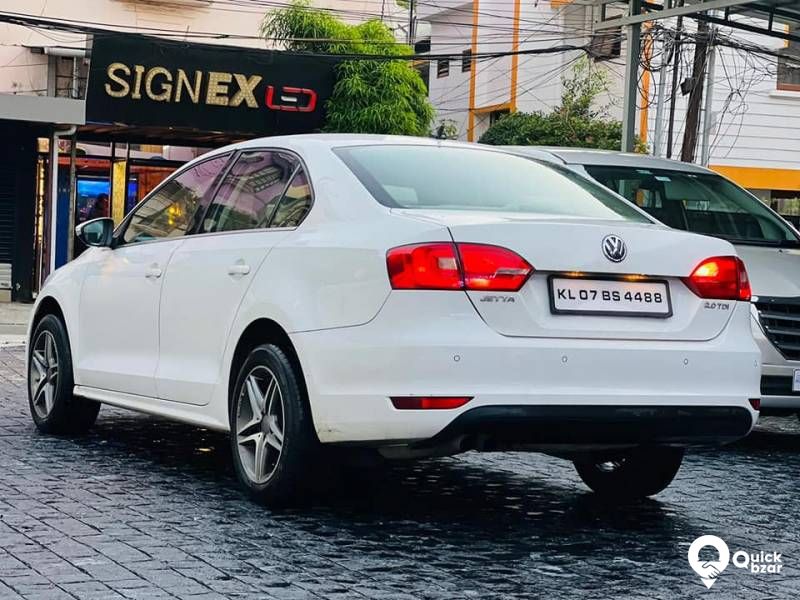 VOLKSWAGEN  JETTA 2.0 HIGHLINE