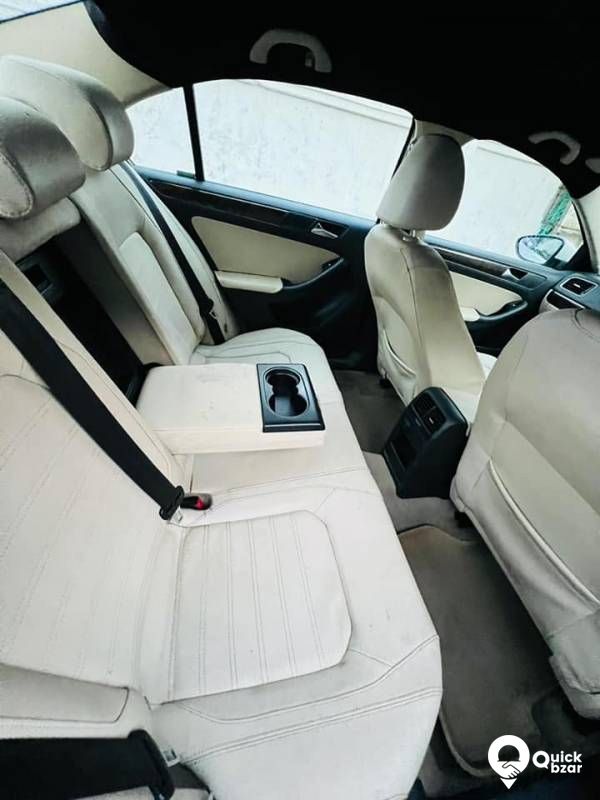 VOLKSWAGEN  JETTA 2.0 HIGHLINE