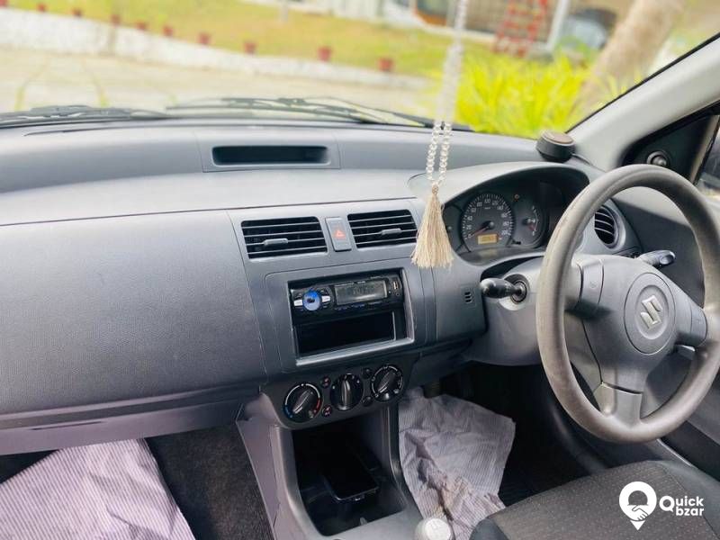 MARUTI SWIFT LXI 2005 model