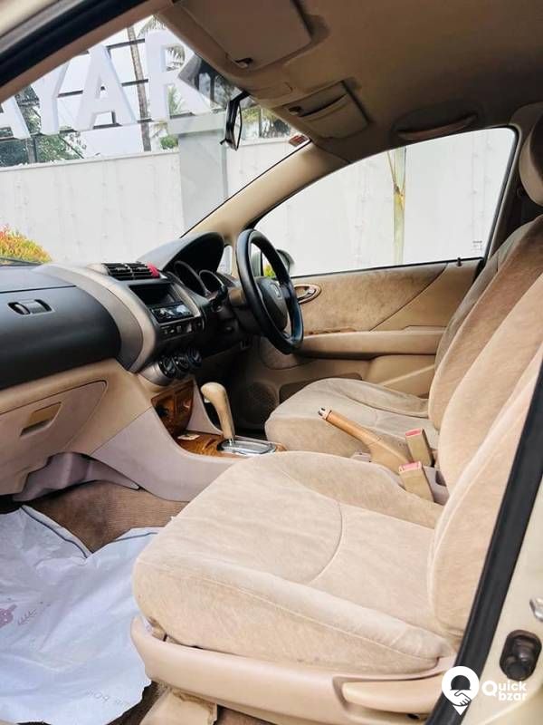 HONDACITY 2004 AUTOMATIC FULL OPTION