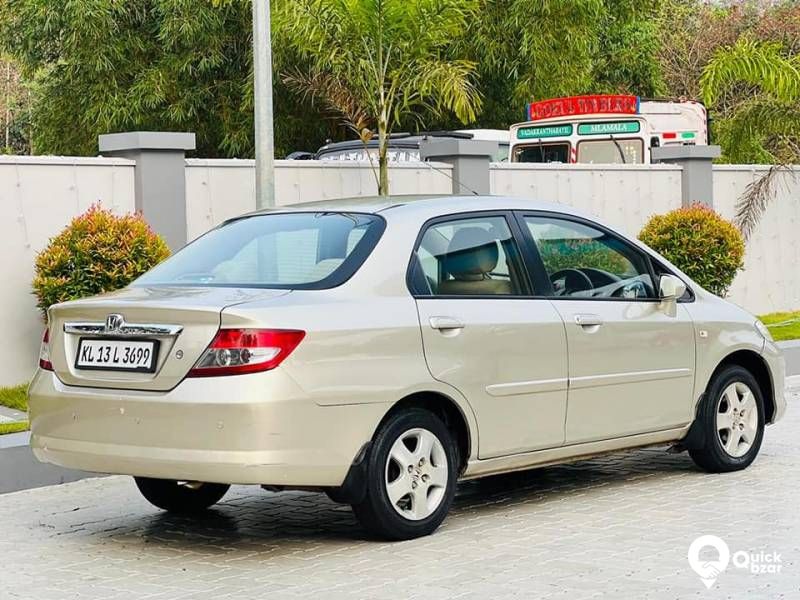 HONDACITY 2004 AUTOMATIC FULL OPTION