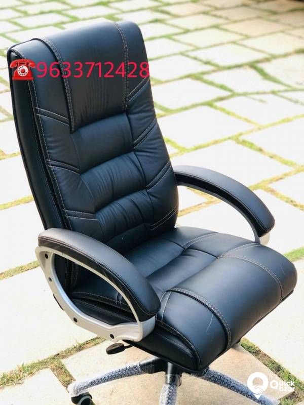 Revolving chair