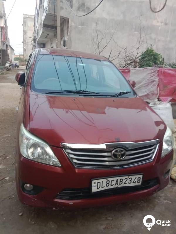 Innova V 2013 diesel model in Delhi