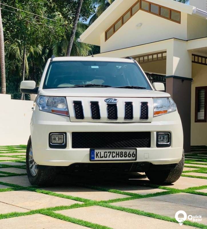 Mahindra TUV 300  T 8 for sale