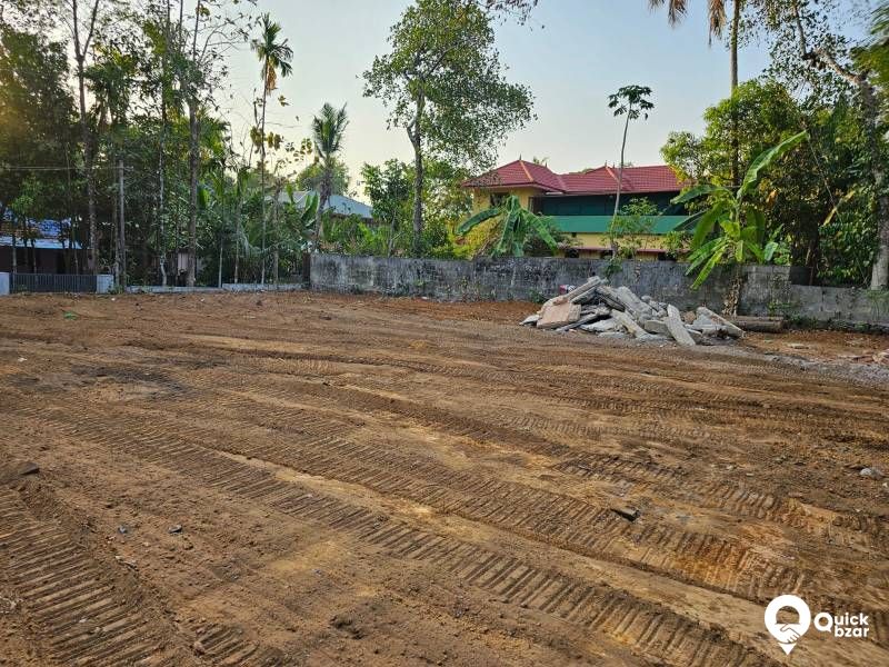 HOUSE PLOTS FOR SALE