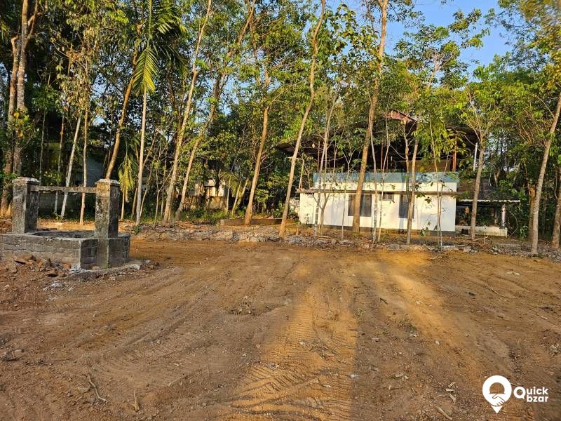 HOUSE PLOTS FOR SALE