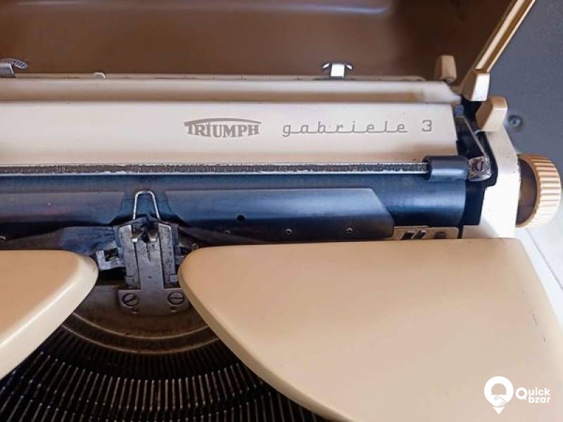 Triumph gabriele 3 Vintage typewriter