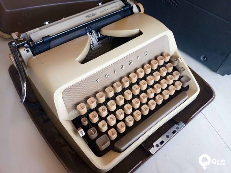 Triumph gabriele 3 Vintage typewriter