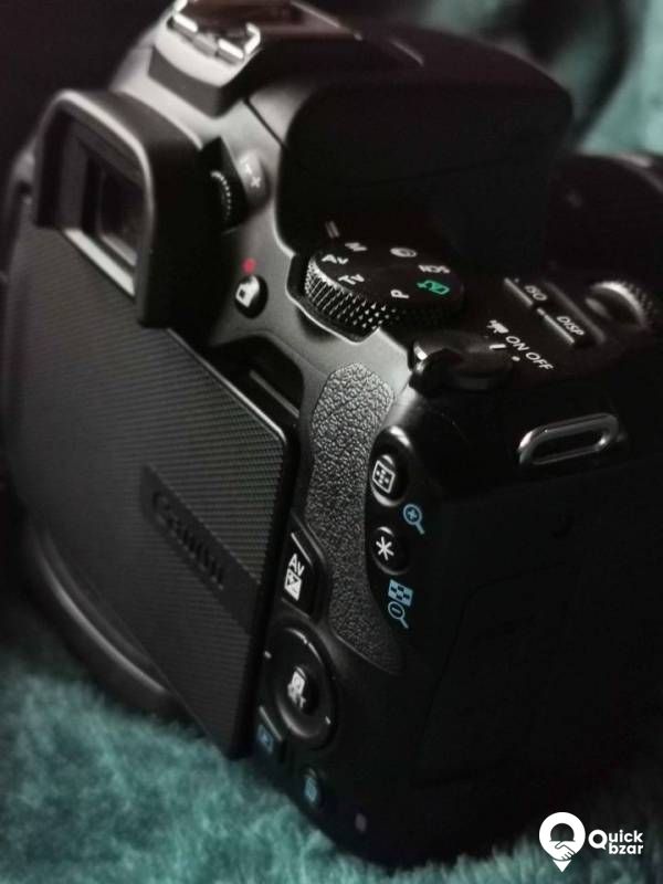 CANON 250D