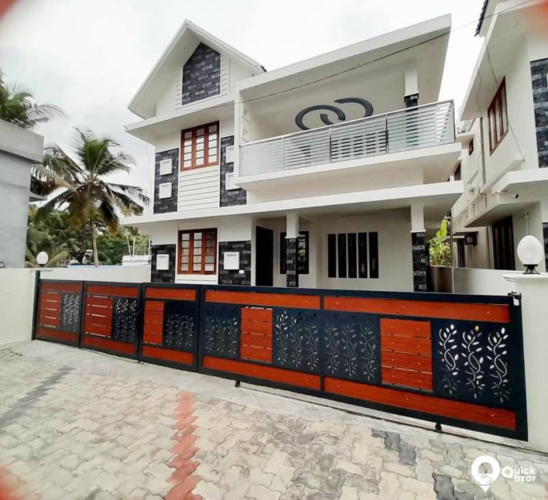 New Luxurious Villa For Sale @ KUZHIVELIPPADY