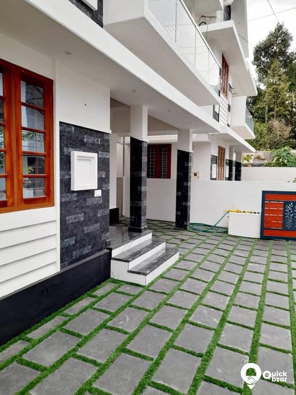 New Luxurious Villa For Sale @ KUZHIVELIPPADY