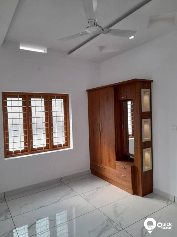 New Luxurious Villa For Sale @ KUZHIVELIPPADY