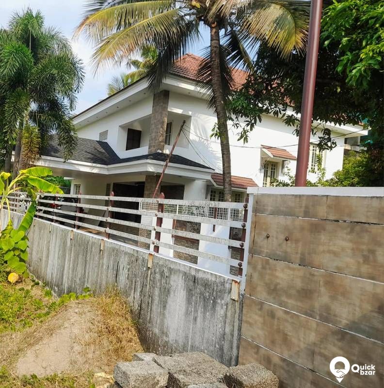 LuXURIOUS VILLA FOR SALE @ VAZHAKKALA