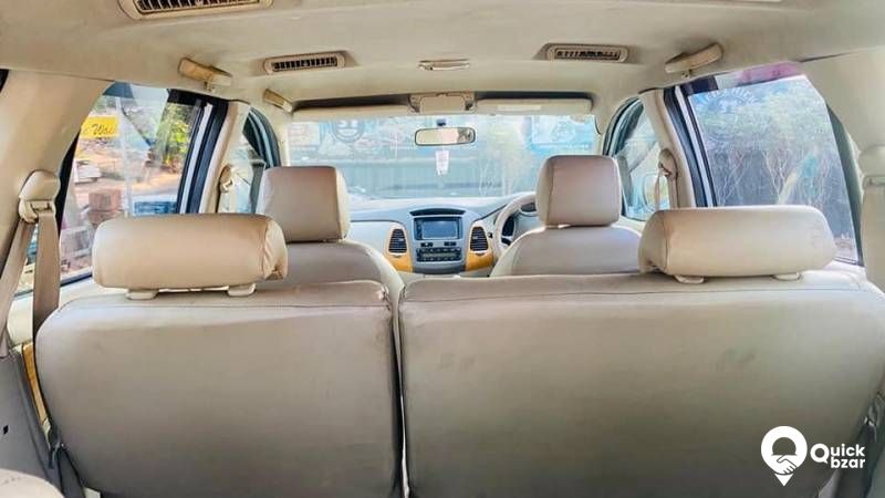 INNOVA V 2010 MODEL FOR SALE