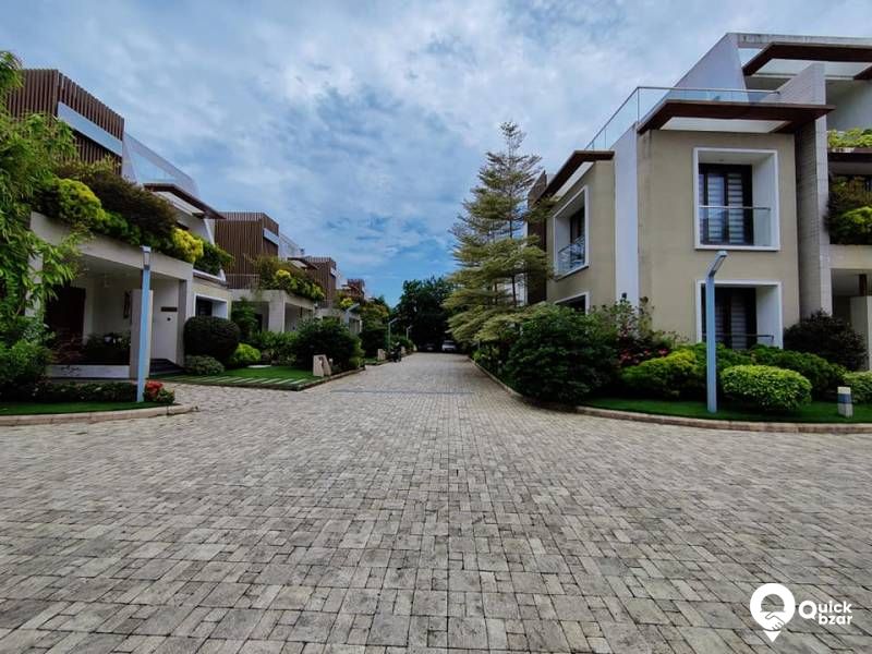LUXURY VILLAS FOR SALE