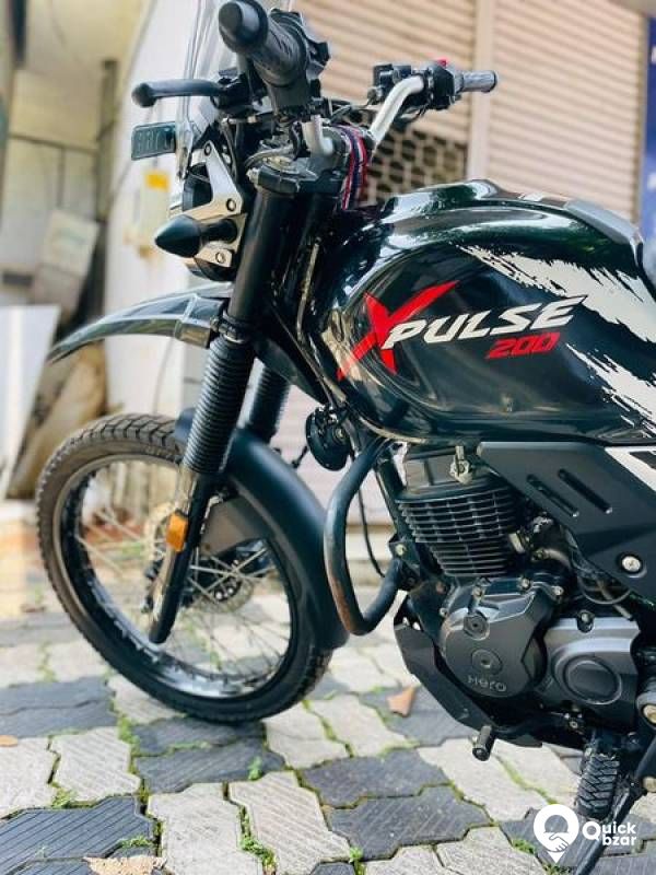 Xpluse 200