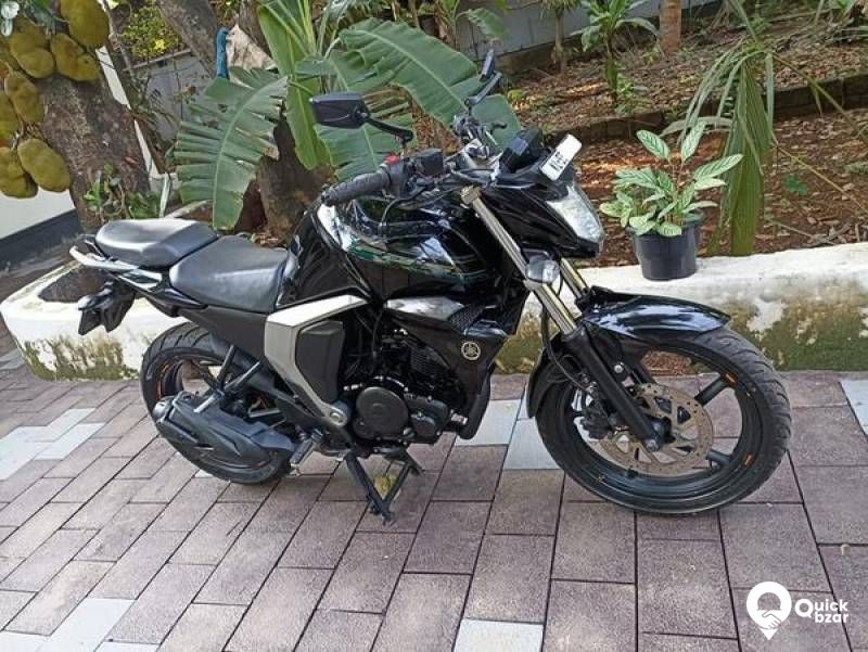 Yamaha FZ v2