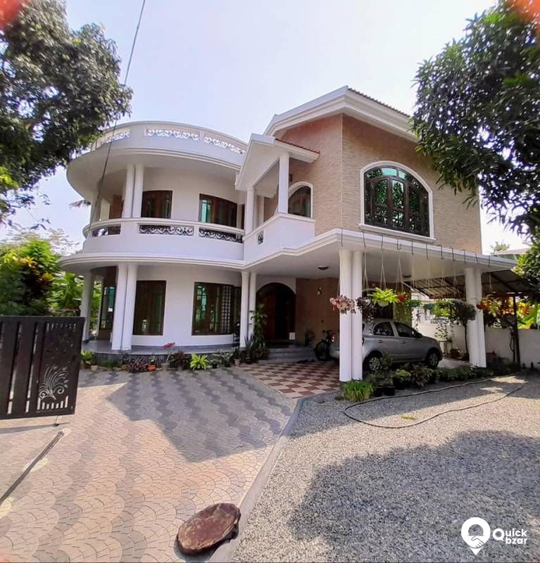 LUXURIOUS VILLA FOR SALE