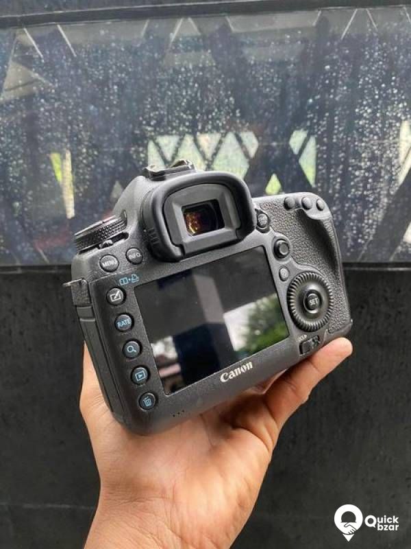 Canon EOS 5D Mark 3 With 40mm F2.8 Lense