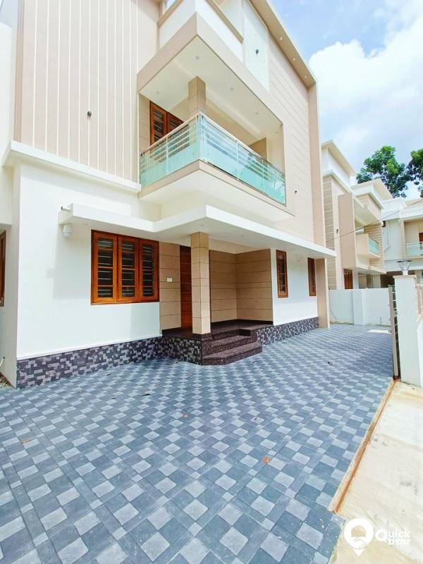 4 BHK POSH VILLA FOR SALE