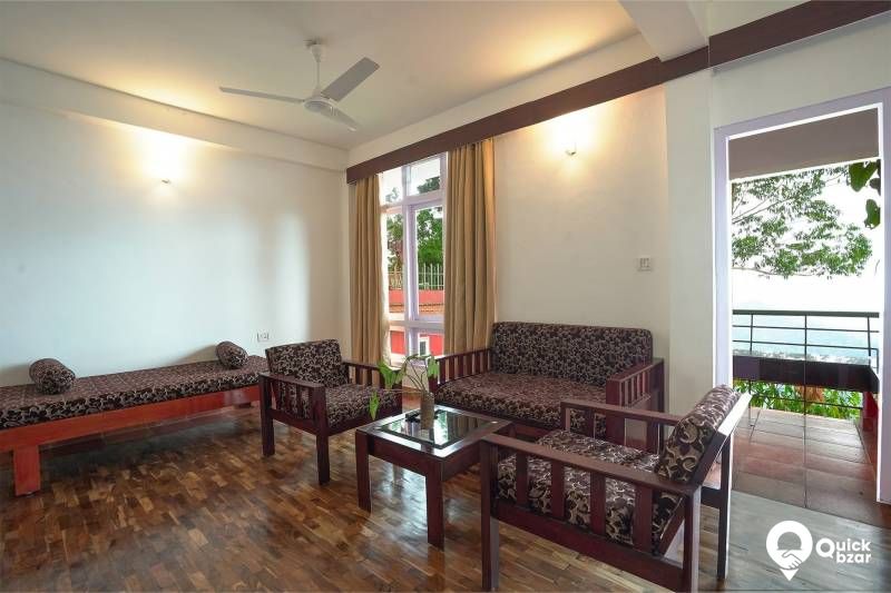 R12 TV Luxury Cottage