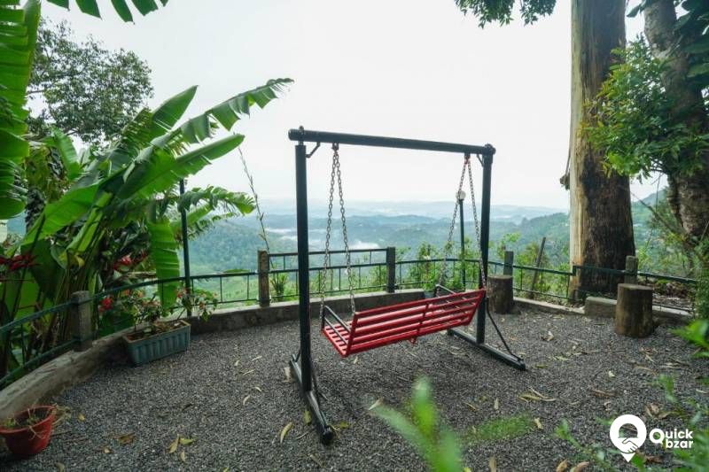 R12 TV Luxury Cottage