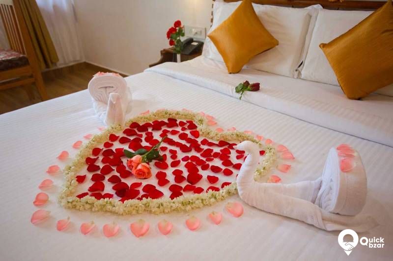 R6M AW Honeymoon Suite